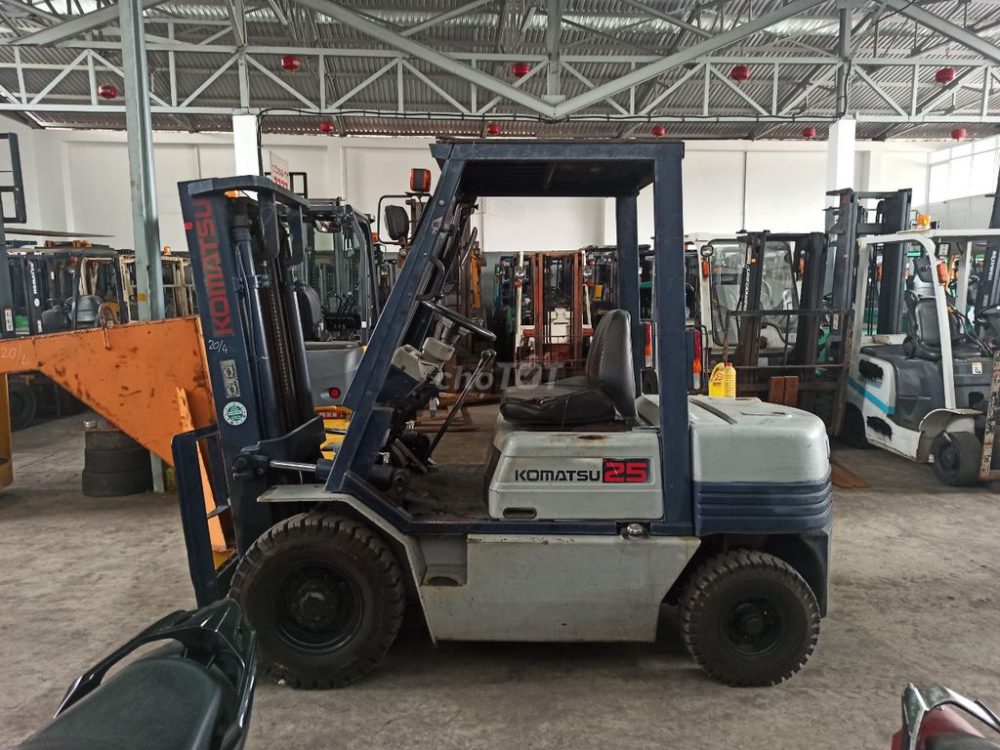 Xe nâng hàng Komatsu cũ