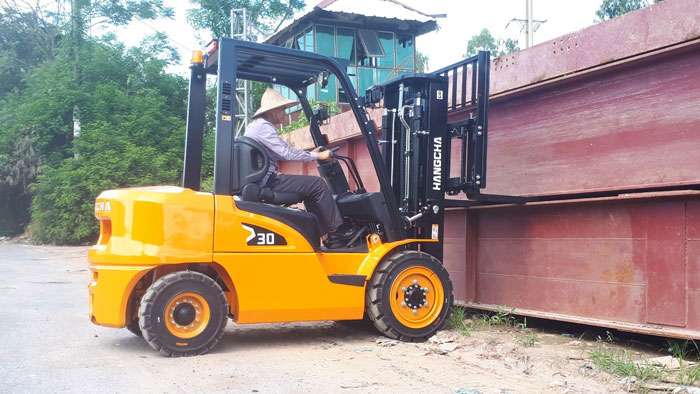 xe nâng dầu 3 tấn dòng X