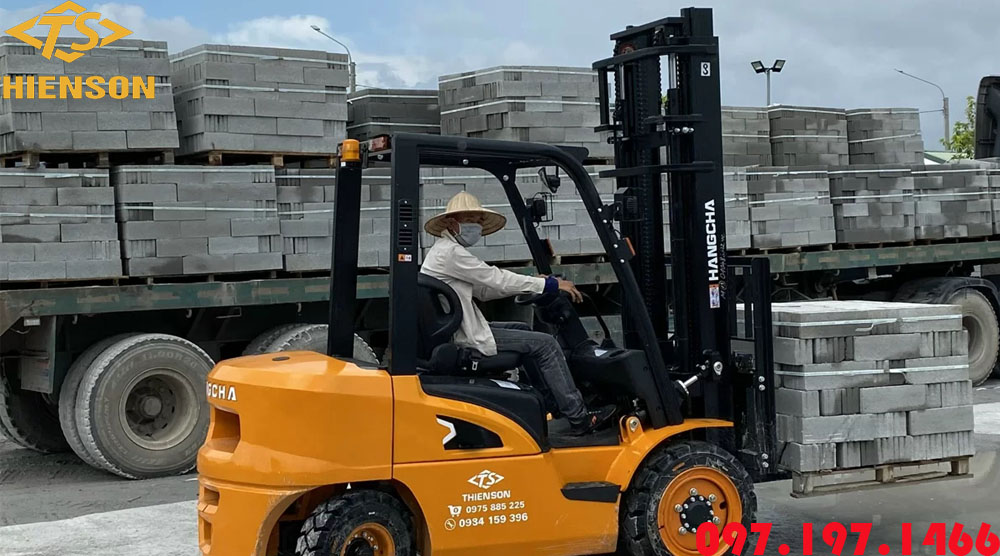 Xe nâng dầu 2 tấn dòng X nâng gạch