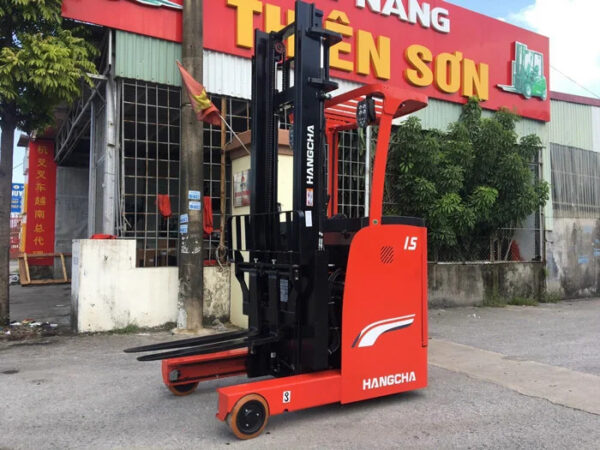 xe nâng reach truck