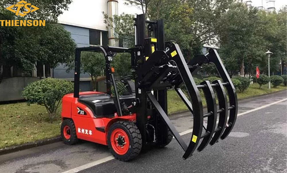 xe nâng kẹp gỗ 
